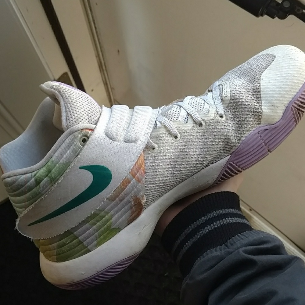 Beat kyrie 2 easters - Picture 3 of 4