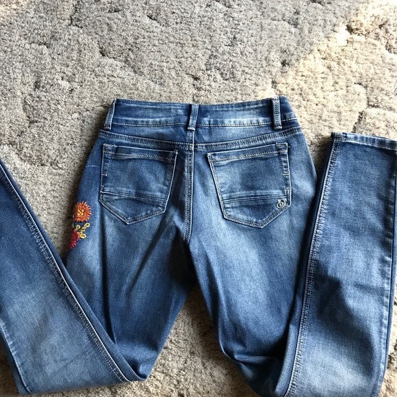 Jeans - Picture 3 of 4