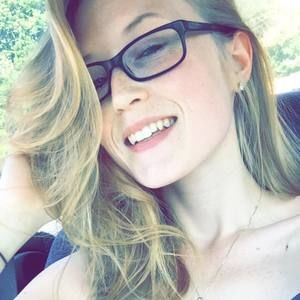 Meet your Posher, Stacy