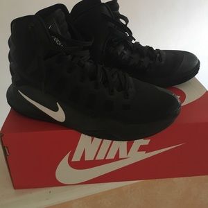 Nike Men’s Basketball Shoes Size 9
