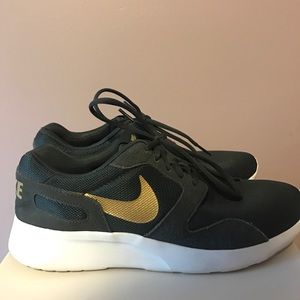 Nike women's Kaishi shoes