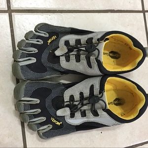 Vibram Five Fingers Size 39