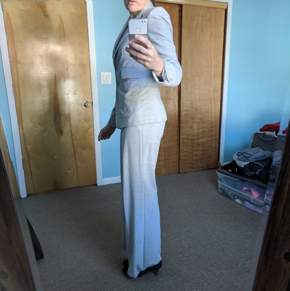 Body by Victoria Secret Grey Suit size 6 - Picture 2 of 3