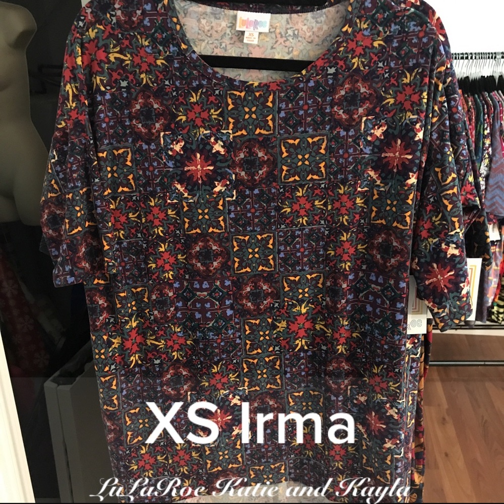 🚨Sale on Closet🚨LuLaRoe Irma Tunic Top