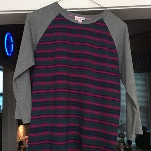 Like new LuLaRoe Randy shirt