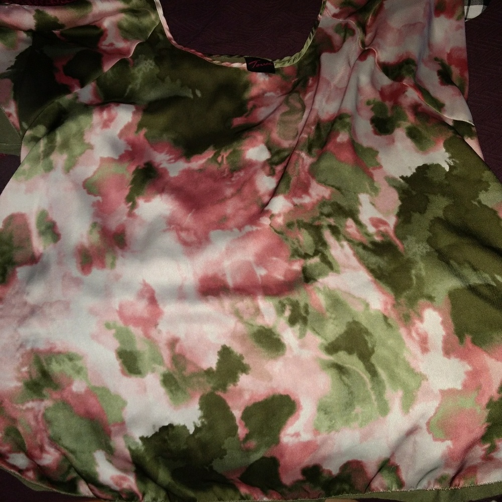 Cute cold shoulder Torrid top