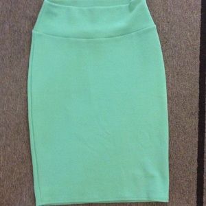 Like new green LuLaRoe Cassie skirt!