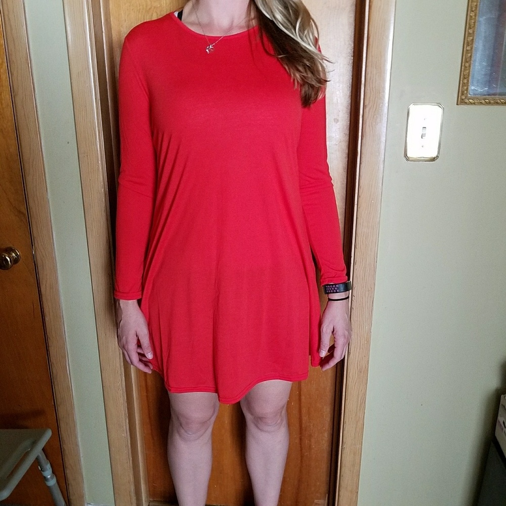 $⬇⬇Great  little  Red Dress