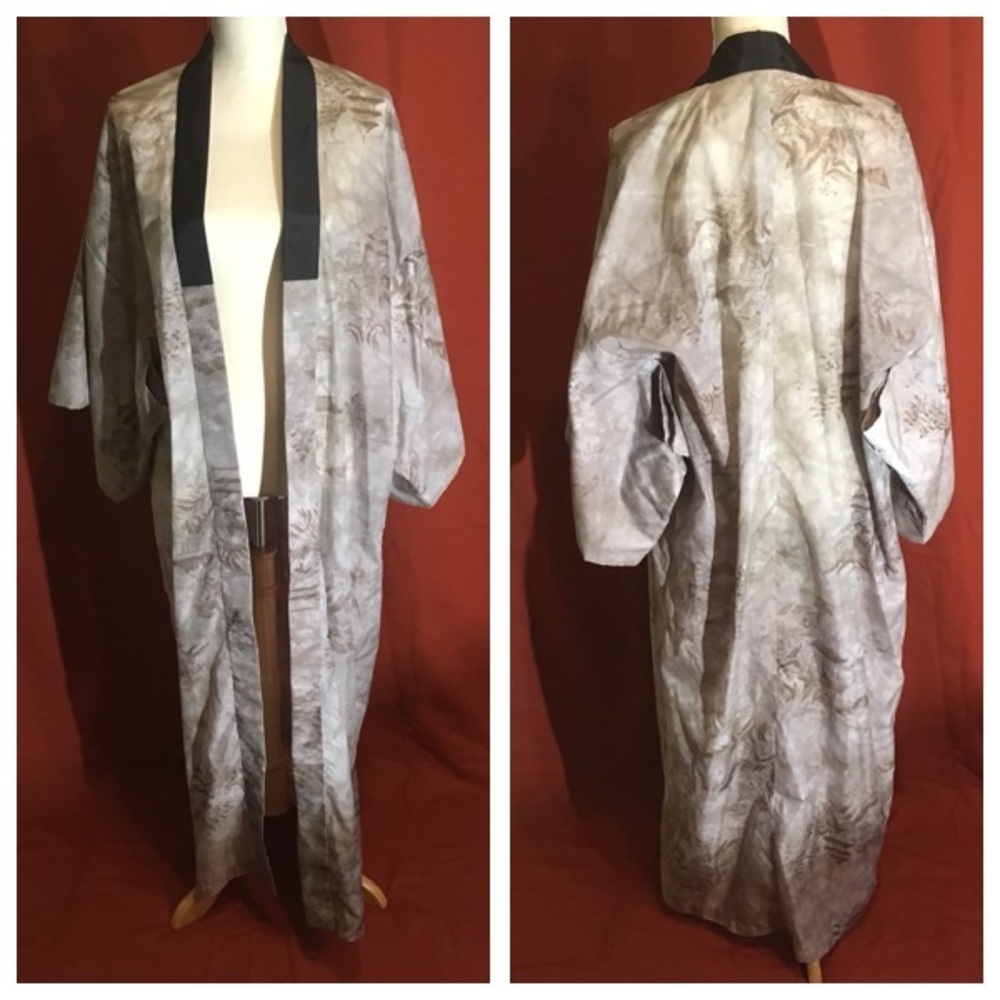 Authentic Japanese Kimono no flaws lovely print