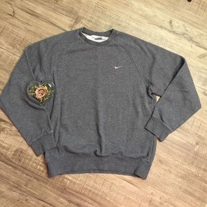 Nike sweatshirt size small