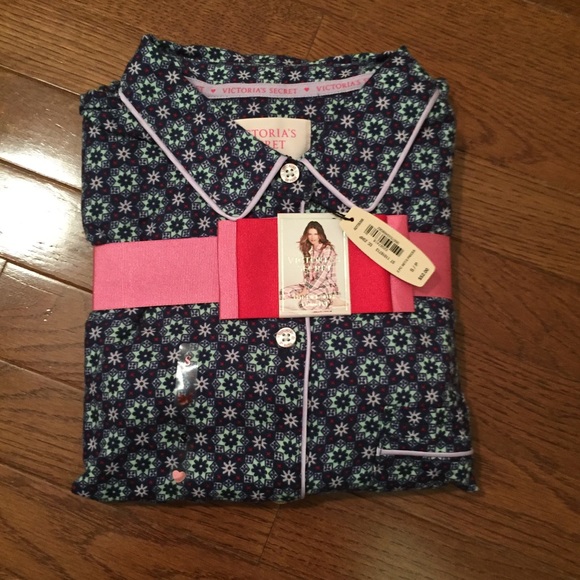 Victoria’s Secret Pajama Set Brand New! - Picture 1 of 3