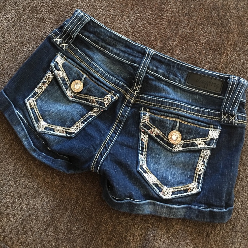 Size 26 daytrip shorts from the buckle