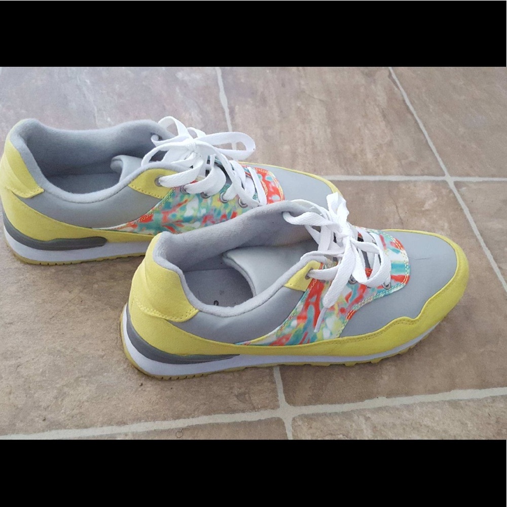 Multicolored sneakers