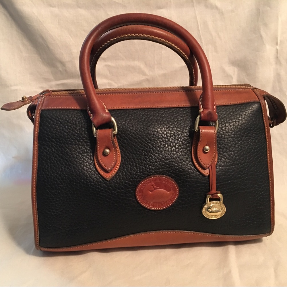 Dooney & Bourke Classic Satchel R29 AWL