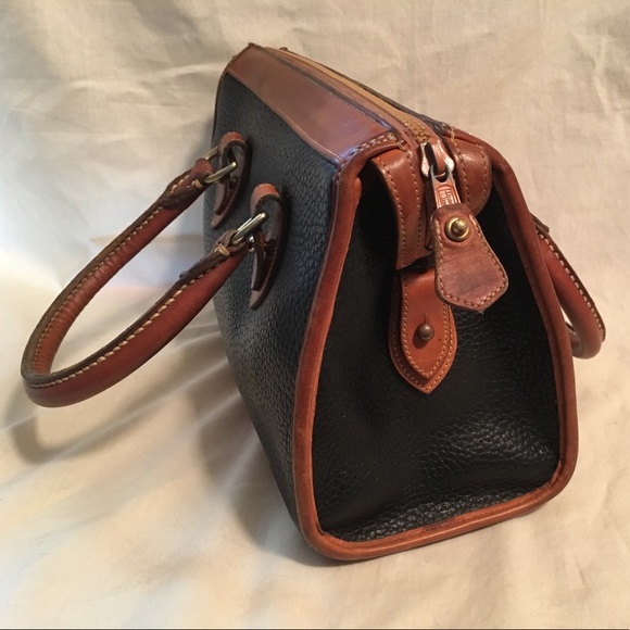 Dooney & Bourke Classic Satchel R29 AWL - Picture 3 of 8