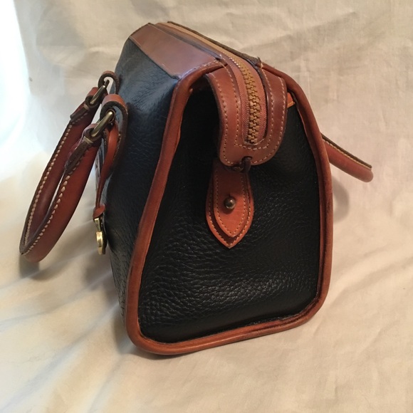 Dooney & Bourke Classic Satchel R29 AWL - Picture 4 of 8