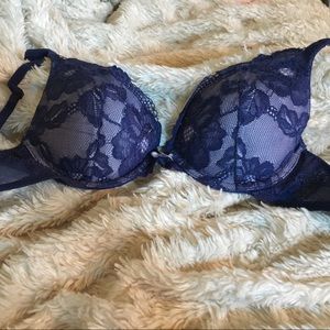 Blue laced Victoria secret bra. Minimum use !