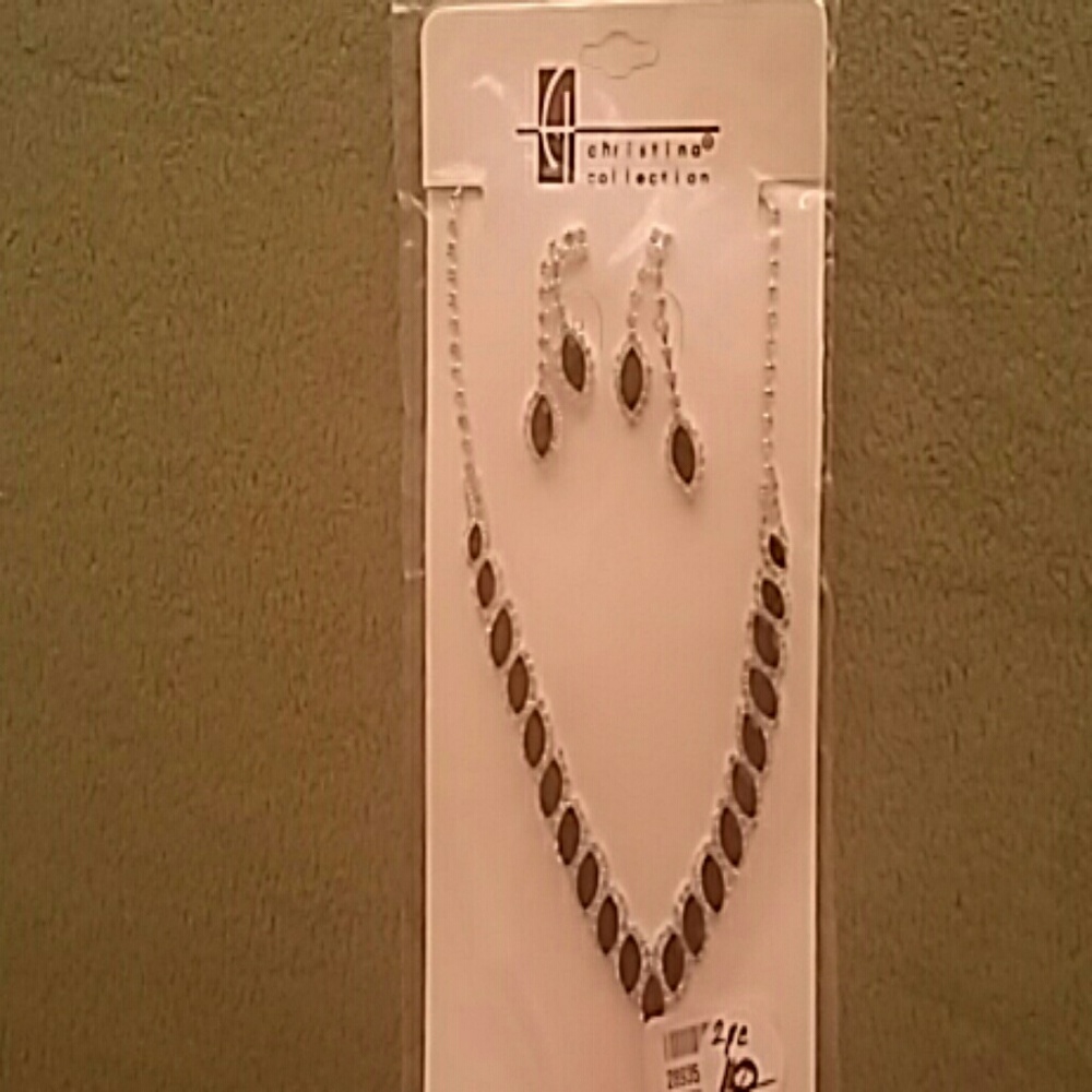 Necklace & earrings set