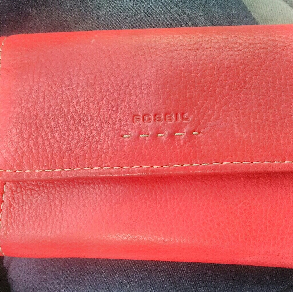 RED GENUINE LEATHER FOSSIL WALLET