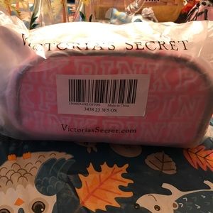 Pink by Victoria’s Secret large makeup bag