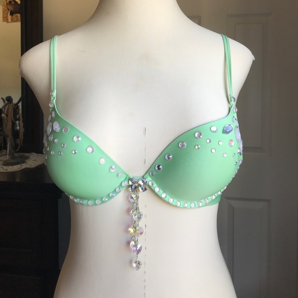 Victoria secret bedazzled bra!