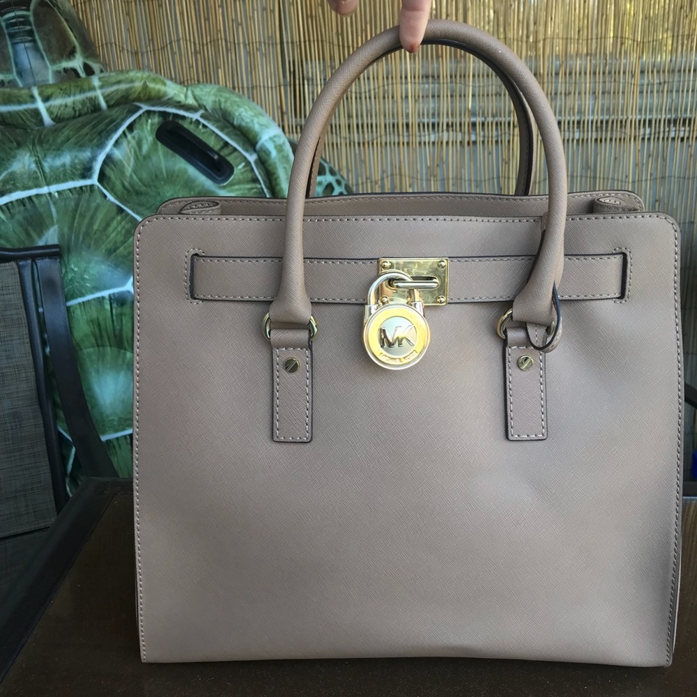MICHAEL KORS HAMILTON LARGE DARK KHAKI