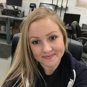 Meet your Posher, Crystal