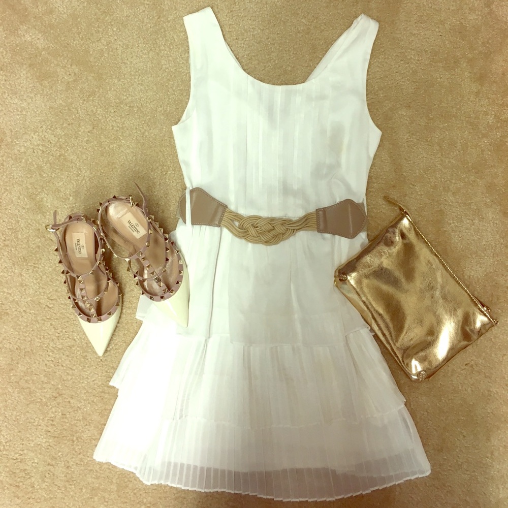 Off white dress with removable belt 💓