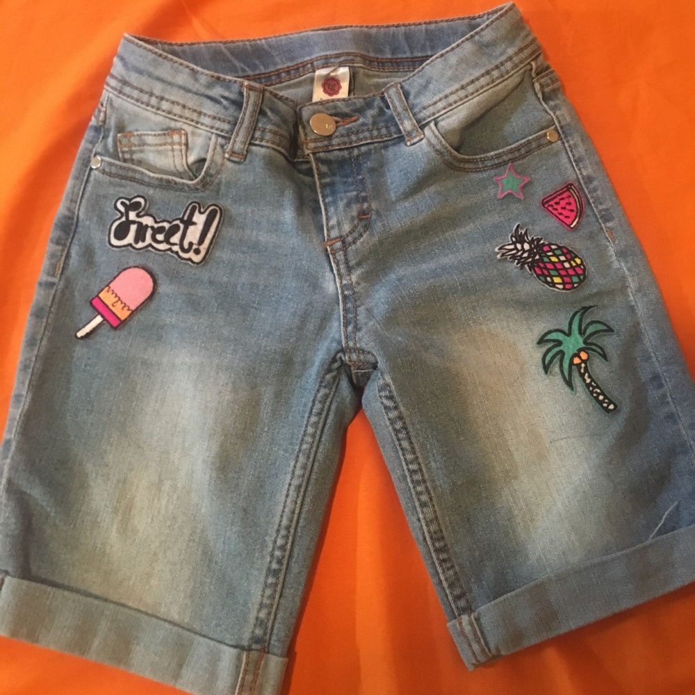 Girls emoji shorts