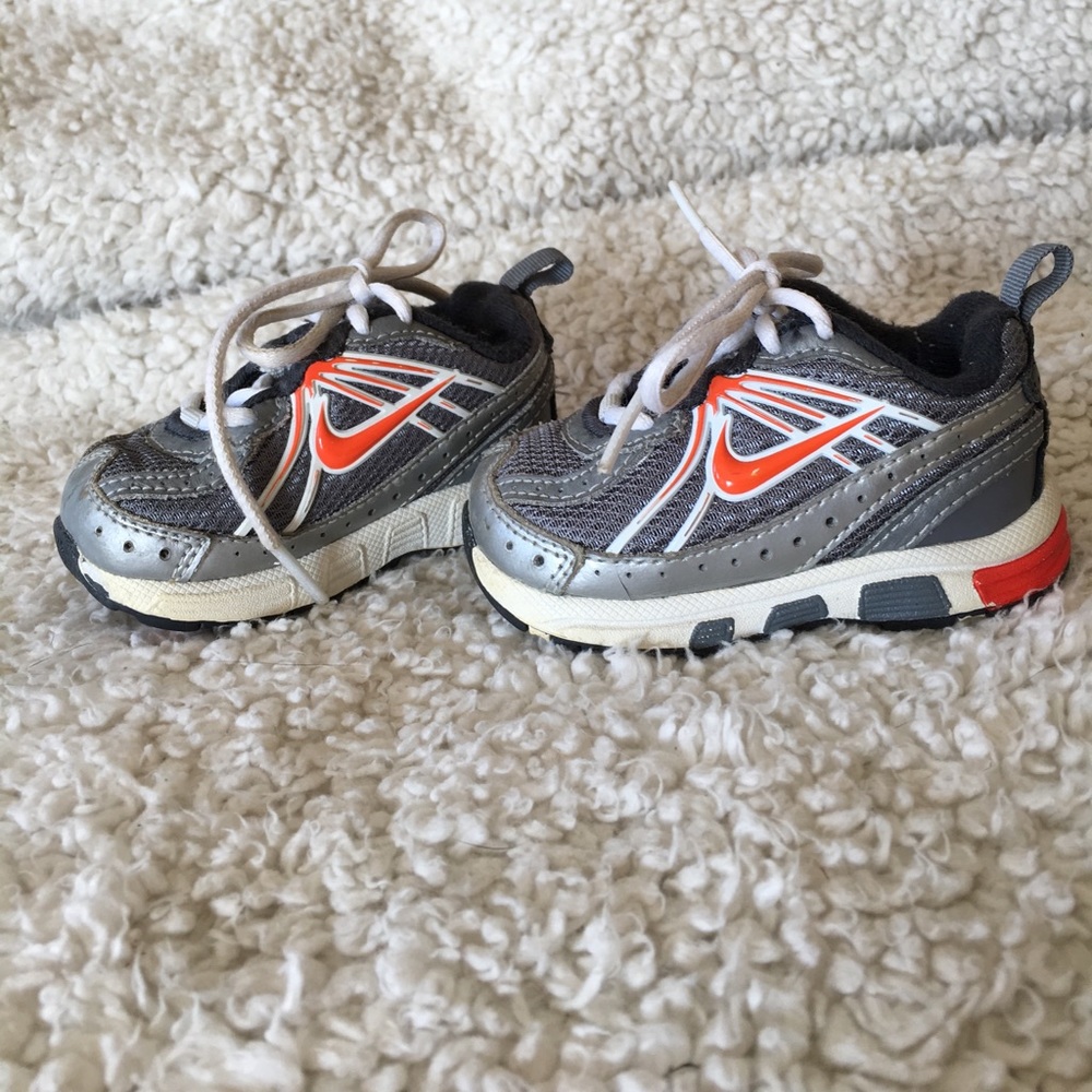 Baby nikes!!