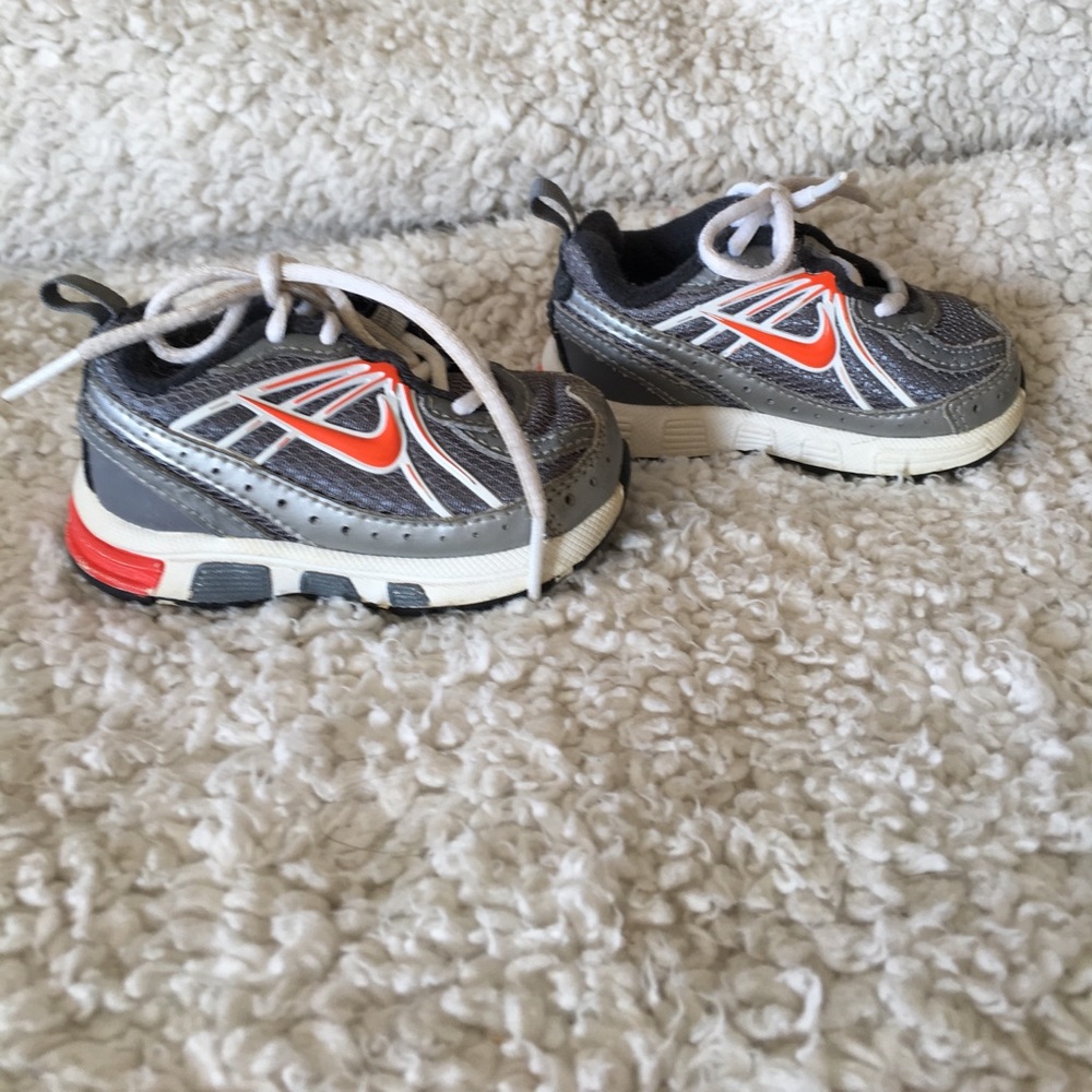 Baby nikes!! - Picture 3 of 5