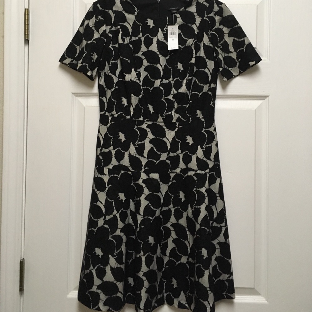 Dress,size-0,short sleeves,black/cream,lace,short