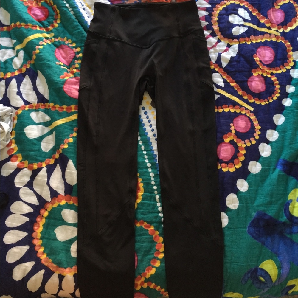 lululemon all the right places crop, size 6, black