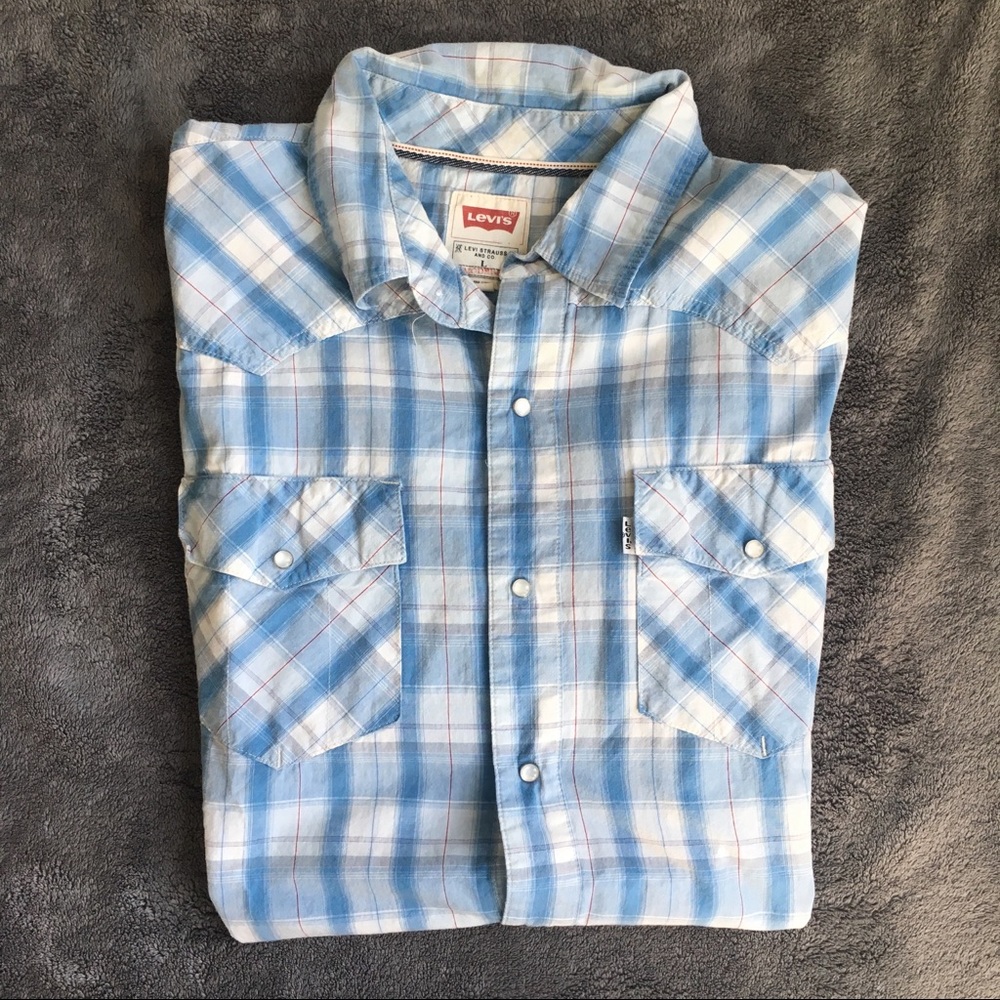 Levi's short sleeve plaid button down.