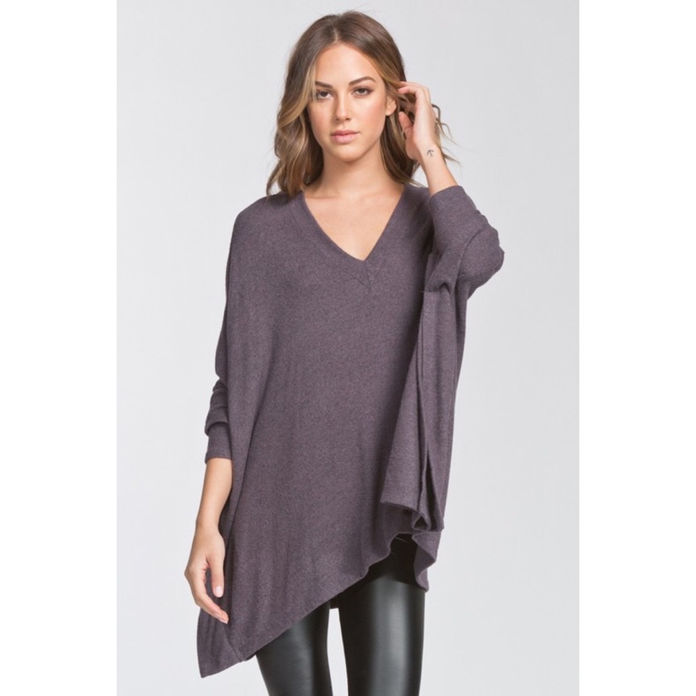 LAST ONE!! V Neck Top - Picture 2 of 3