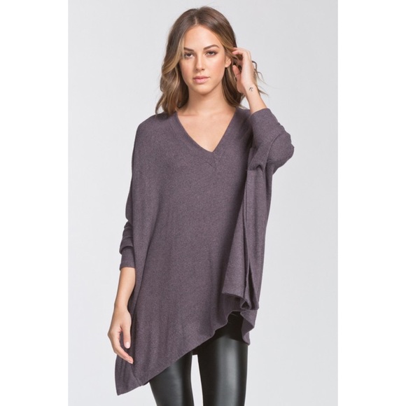 LAST ONE!! V Neck Top - Picture 2 of 3