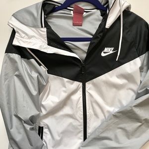 Nike Windbreaker (brand new)