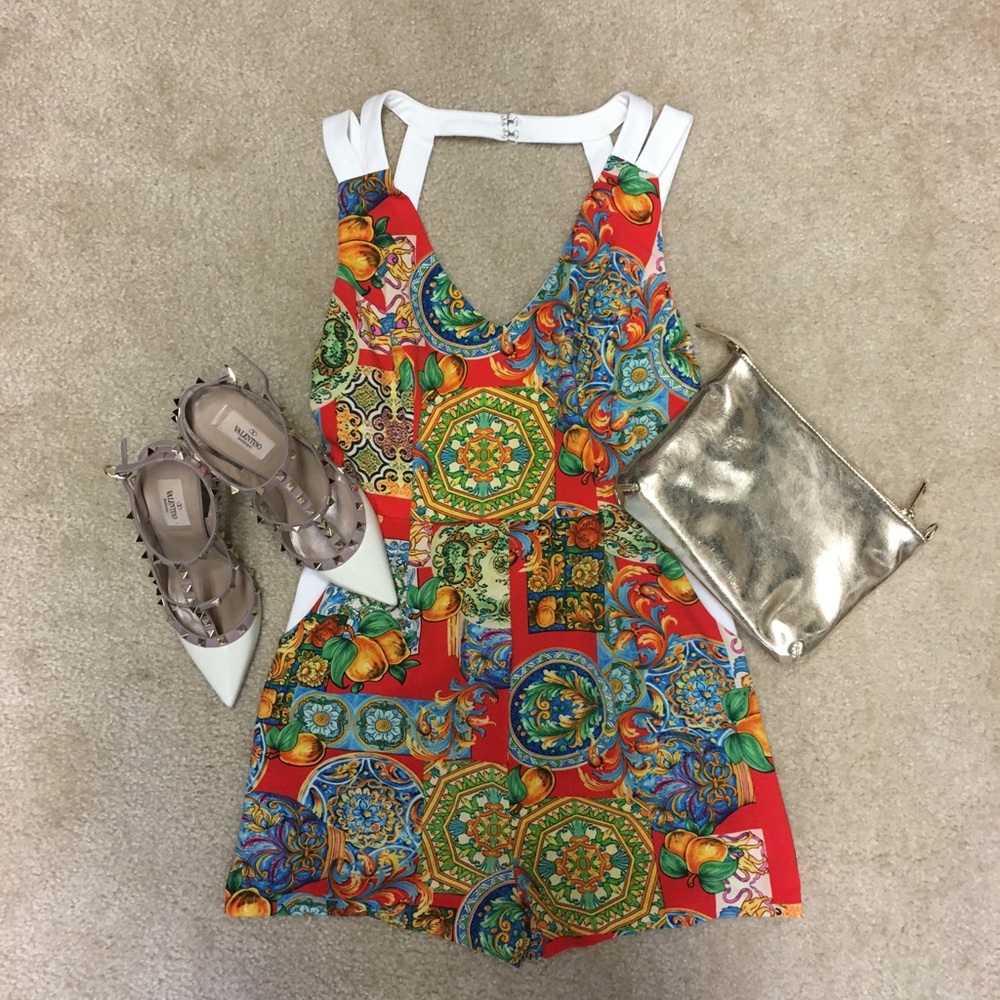 Red pocketed Romper!! 💛❤️