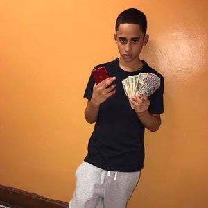 Meet your Posher, Dennis