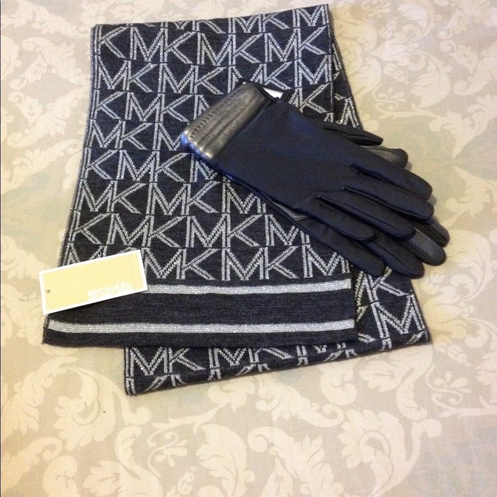 MICHAEL KORS scarf