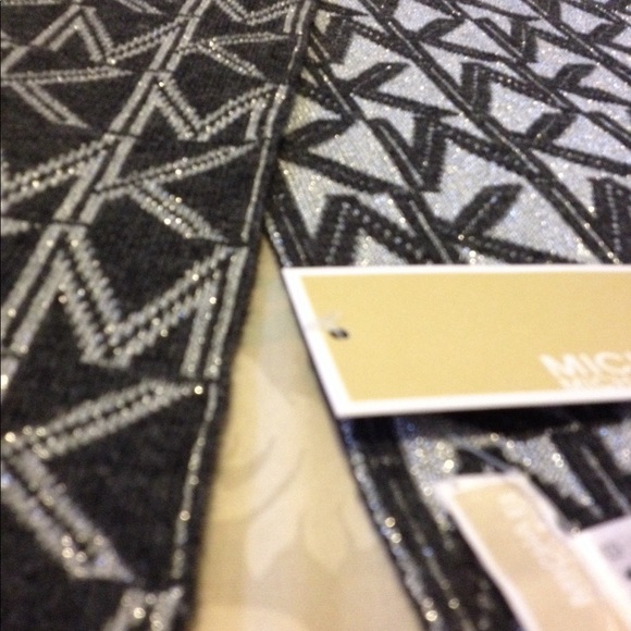 MICHAEL KORS scarf - Picture 6 of 8