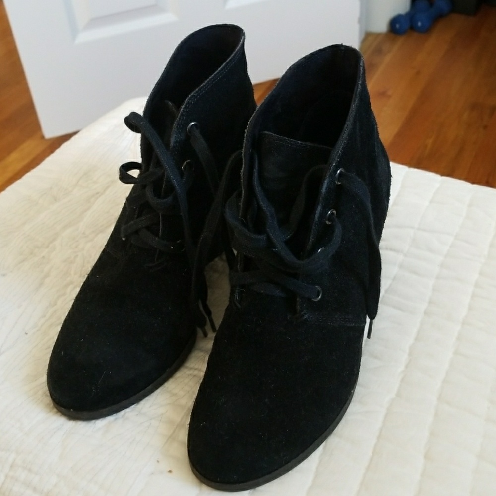 Lucky Brand wedge heel booties size 9