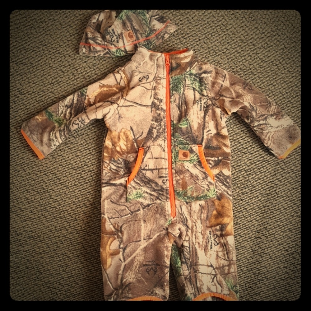 Like new Carhartt outfit.