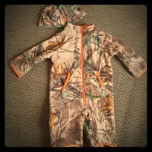 Like new Carhartt outfit.