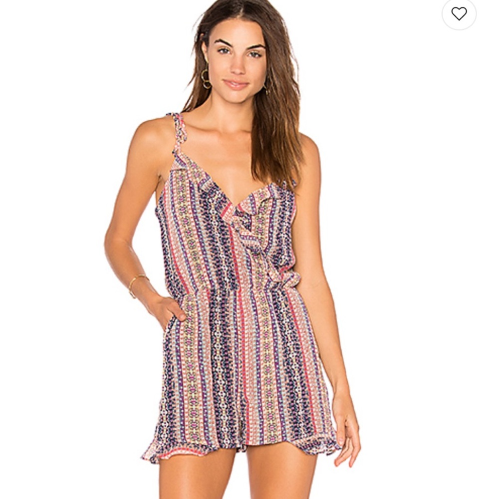 NWT 曆 BCBGeneration Tie Shoulder Romper