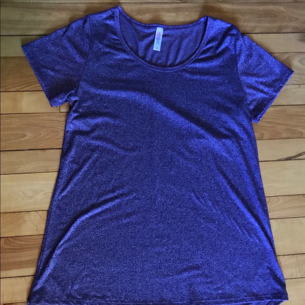 LulaRoe Classic Tee size Small