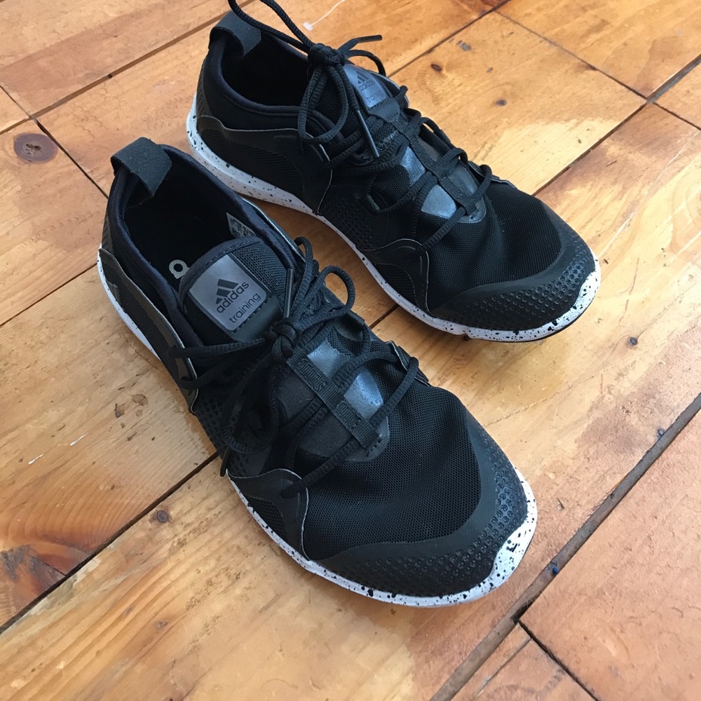 Adidas Training Shoe SIZE 7
