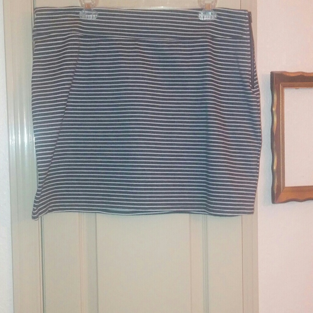 Gap gray striped zipper skirt xl