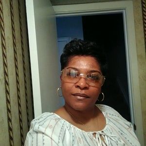 Meet your Posher, Ora