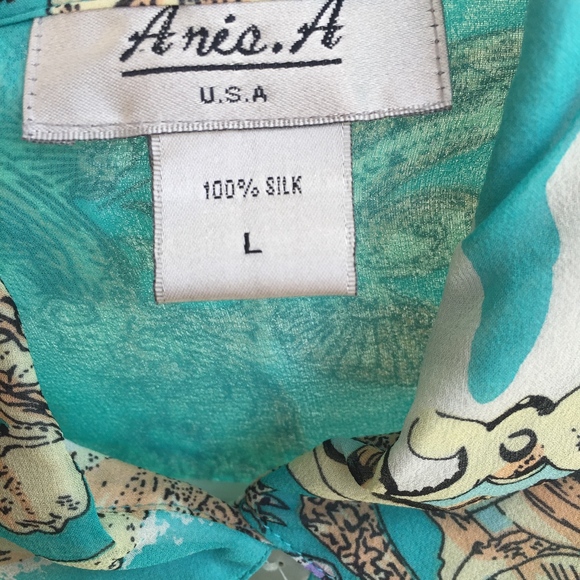 ARIS. A 100% silk sea pattern blouse/Beautiful - Picture 2 of 6